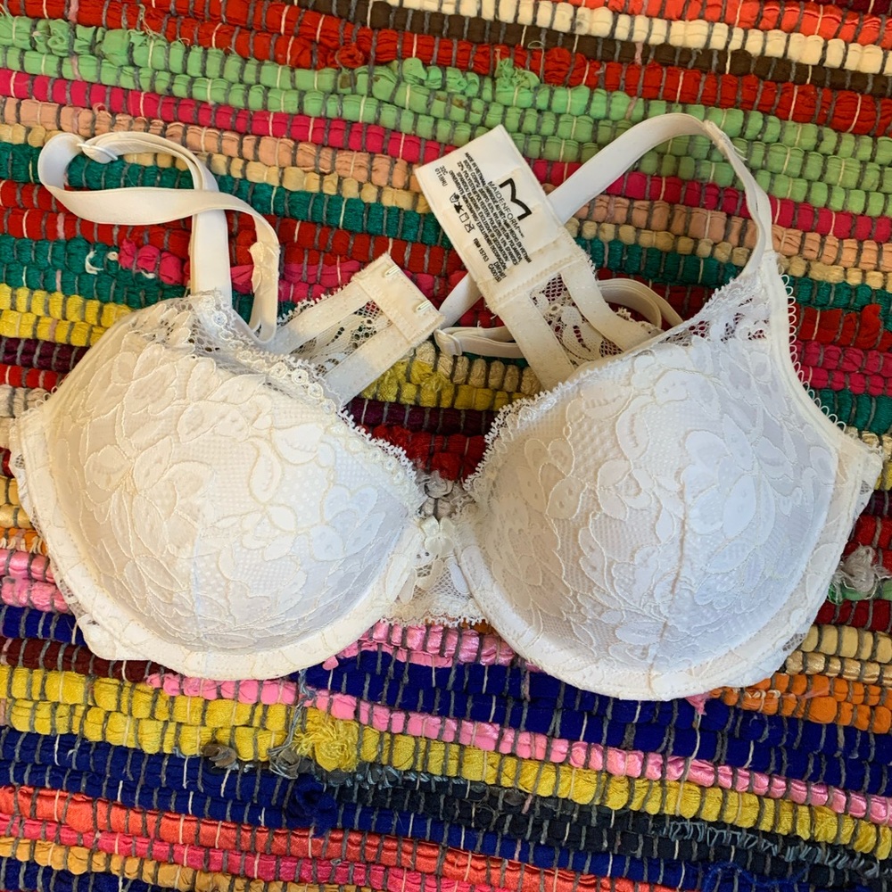white lace bra